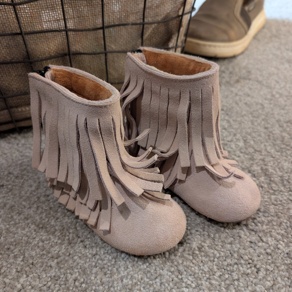 Monkey Feet Fringe Suede Kids Boots - Pinkish Tan